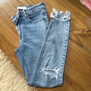 Hidden Distressed Skinny Jeans – Size 26